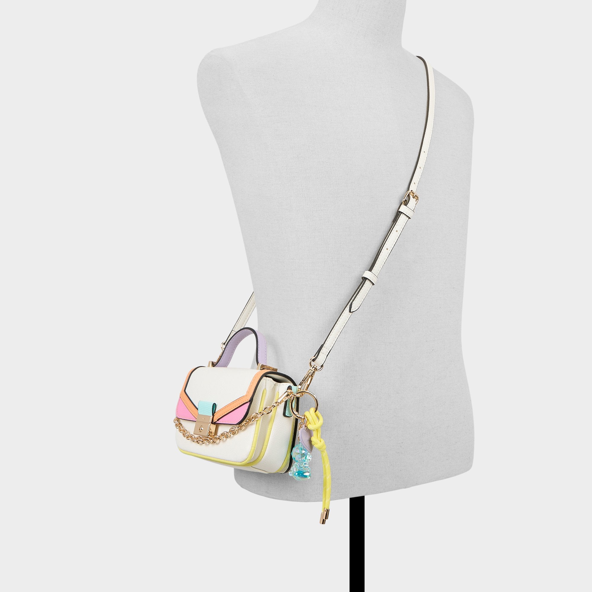 Menieleiraa - Image 5